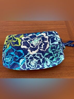 Vera Bradley Medium Cosmetic Bag in Katalina Blues